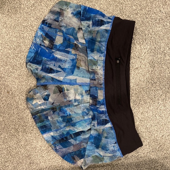 Lululemon low rise speed up short 2.5” lined - Picture 2 of 2